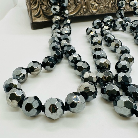 Beautiful Metallic Strand Glass Bead Necklace NWT - Picture 7 of 17